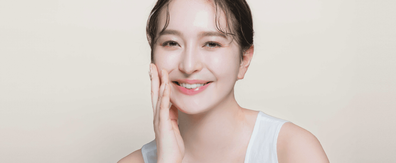 ネイルサロンで実際に活躍できるネイリスト育成に力を入れています。トレンドにあったネイルデザインを丁寧に施術できる技術力が当サロンの魅力です。